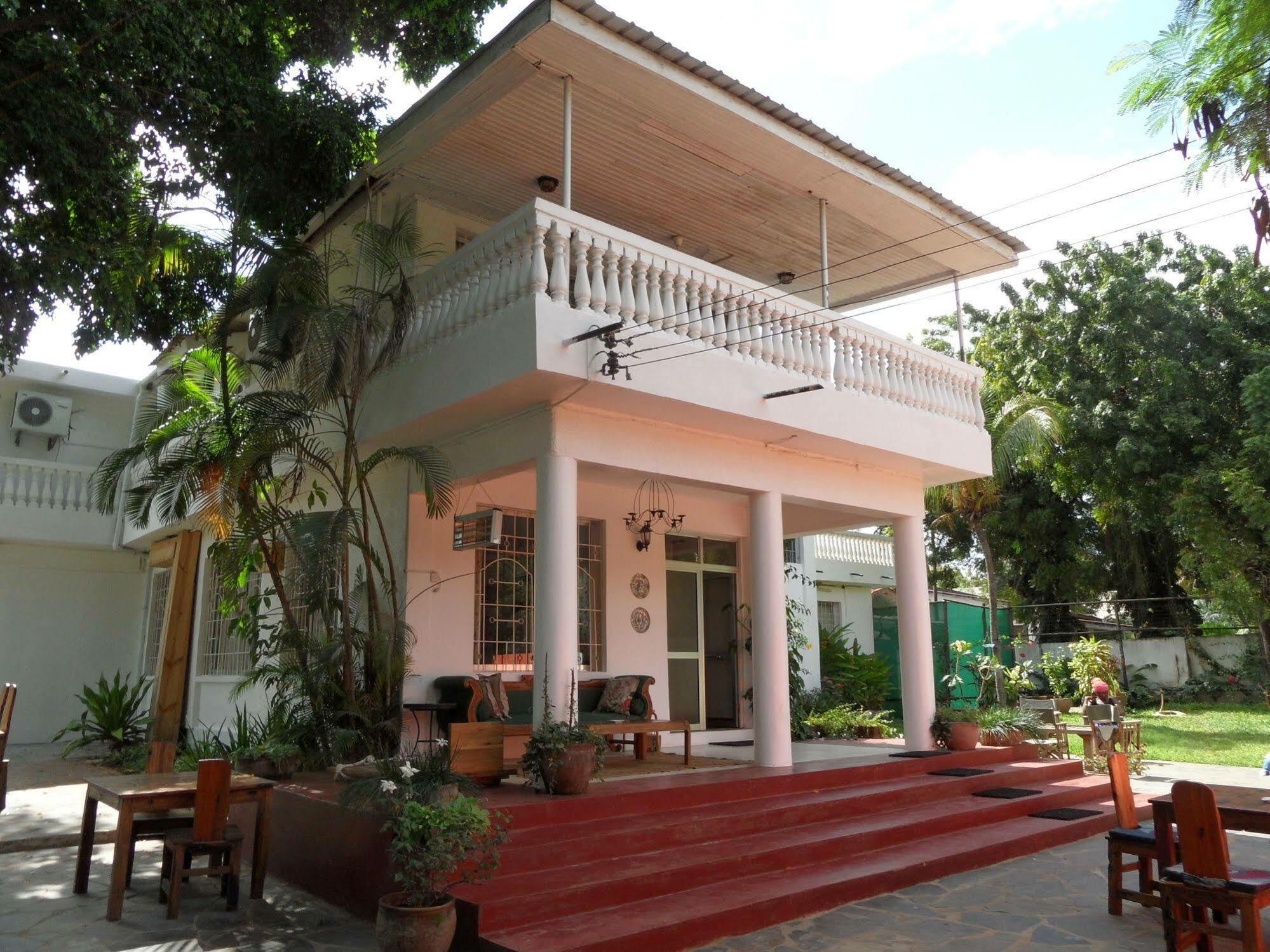 Boulevard Inn Dar es Salaam Exterior photo